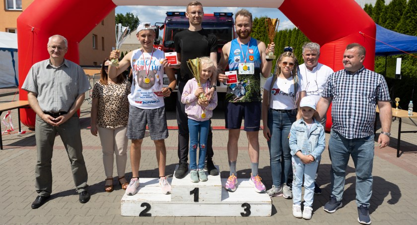 Damian Kutera najlepszy w Wojewódzkim Biegu Szerzawskim. Kto jeszcze znalazł się na podium?