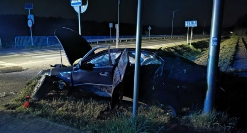 Zdarzenia drogowe w Parszowie i Brodach. Początek tygodnia pod znakiem wypadkowej serii
