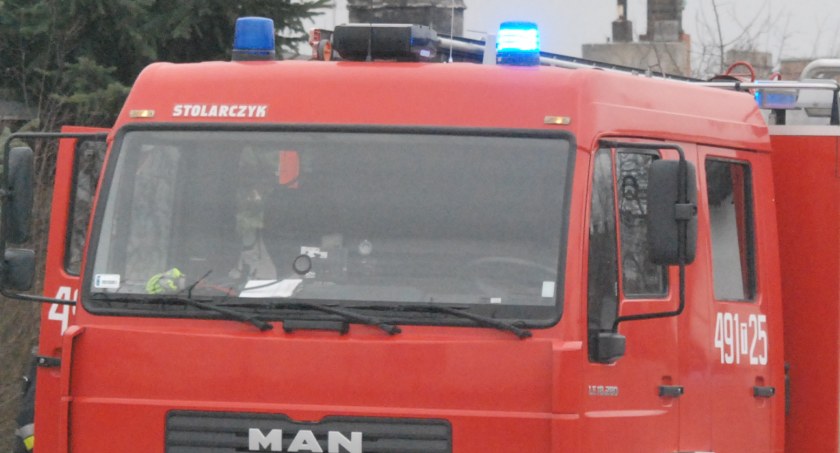 Śmierć w ogrodzeniu posesji. Na ratunek niestety było już za późno
