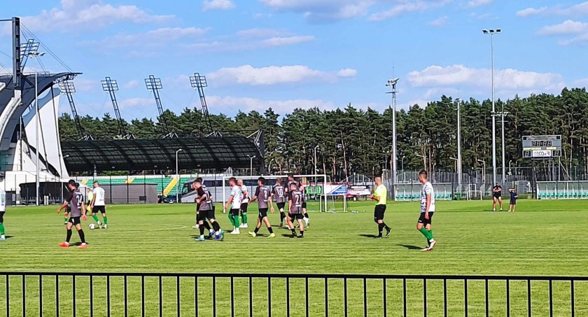 Star Starachowice i Arka Pawłów po pierwszych meczach kontrolnych. Jak spisały się nasze drużyny?