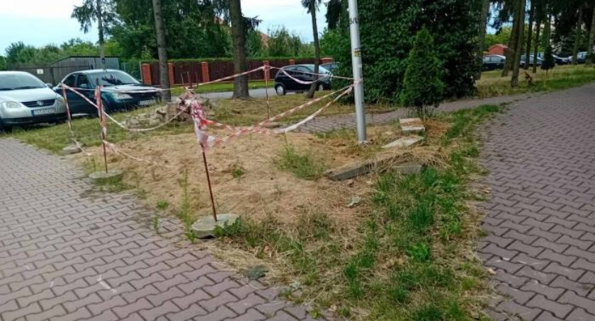 Rozkopane, otaśmowane przy 8 Maja
