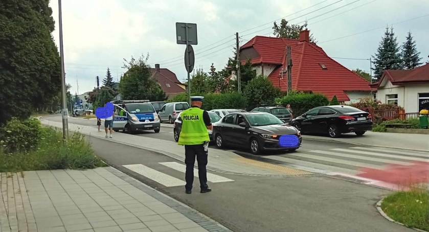Na promilach z 4-letnią wnuczką na tylnym siedzeniu