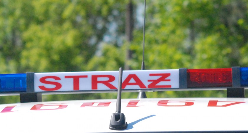 Akcja starachowickich służb w mieszkaniu na ul. Kraszewskiego. Bo nie było nim kontaktu