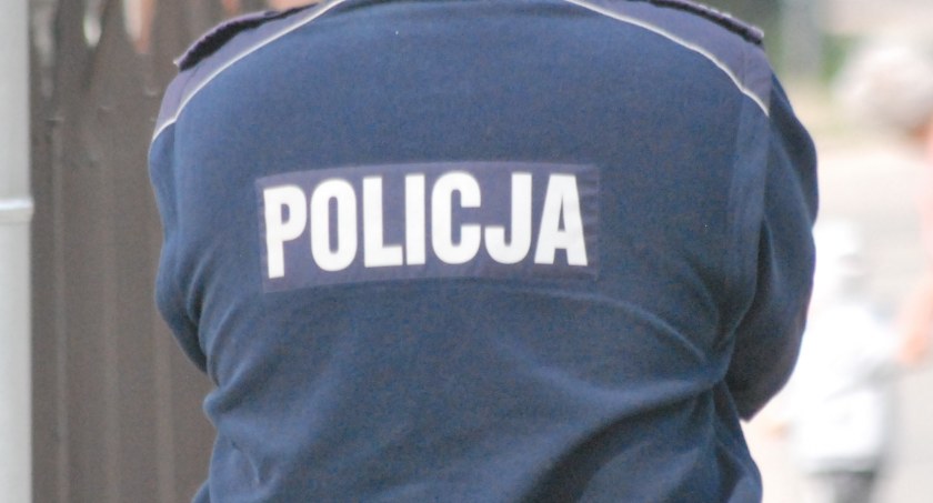 Kolizja w miejscowości Rudnik. Wjechał w bariery i oddalił się z miejsca zdarzenia