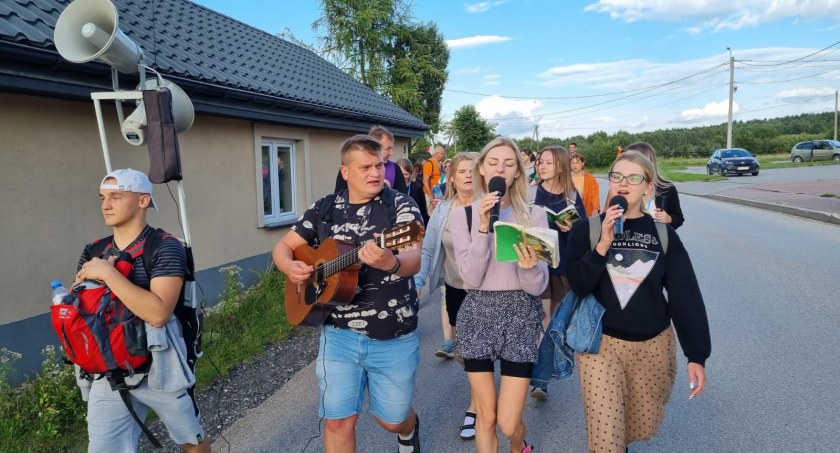 Starachowice - Jasna Góra. Relacja z trzeciego dnia pielgrzymki