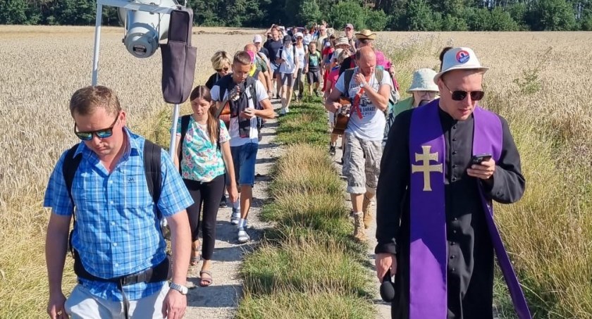 Starachowiccy pielgrzymi już blisko Częstochowy. Fotorelacja z szóstego dnia