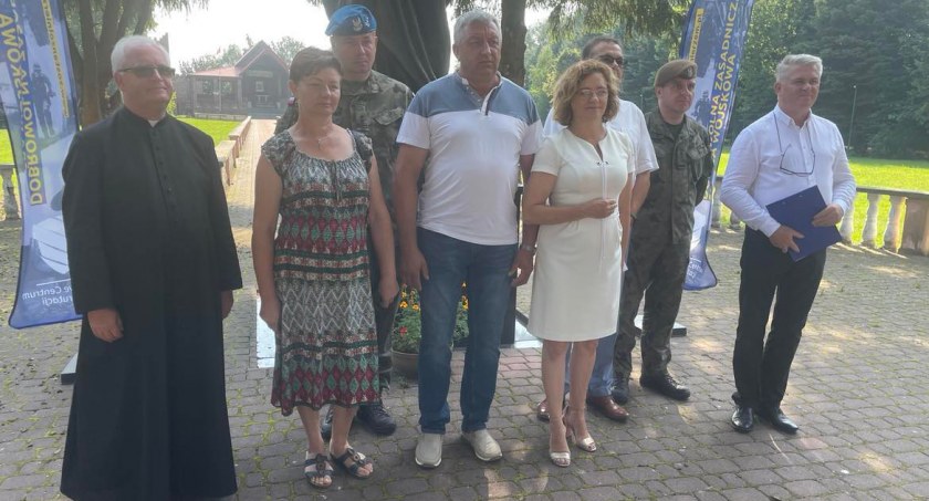Piknik wojskowy w Kałkowie-Godowie