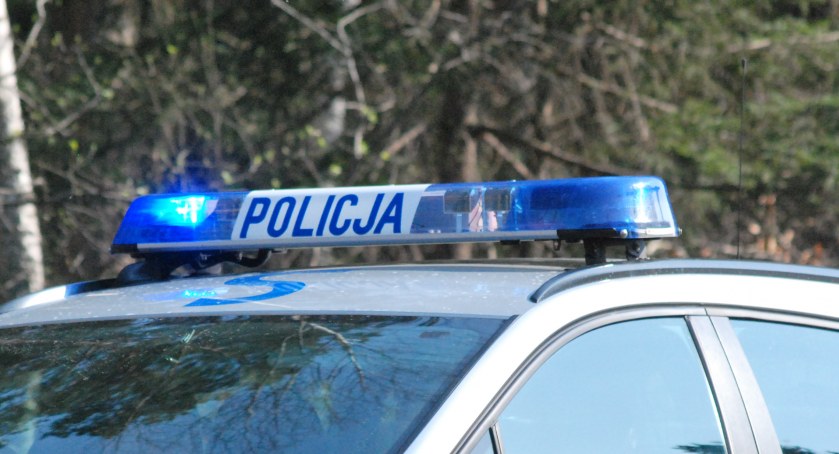 Wypadek z udziałem mieszkanki naszego regionu. Seniorka za kierownicą