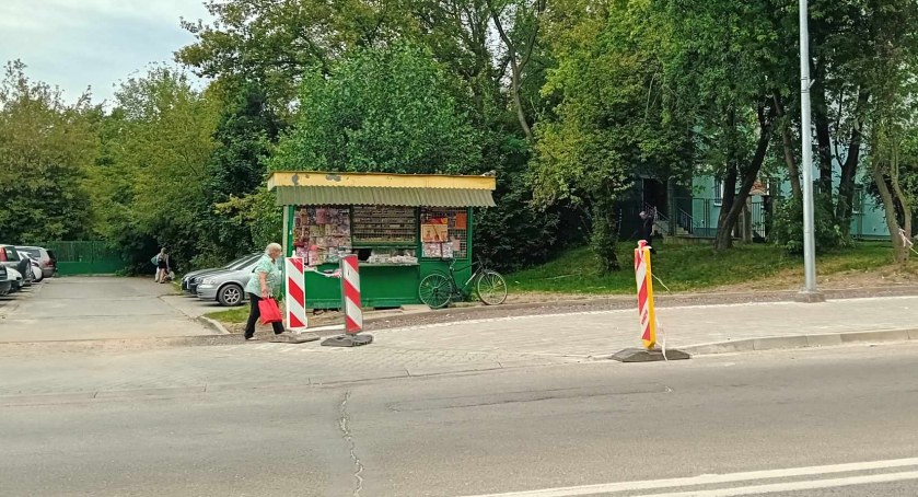 Przy starachowickiej ścieżce niewykończone...