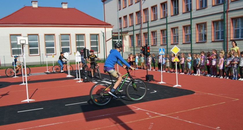 Mobilne miasteczka już w starachowickich szkołach