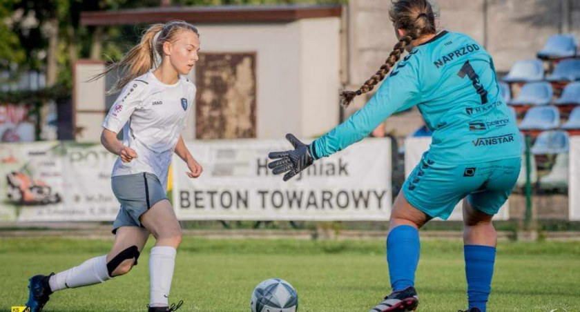 Patrycja Rejkowicz z Pucharem Polski na szczeblu okręgu. Zadecydował jeden gol