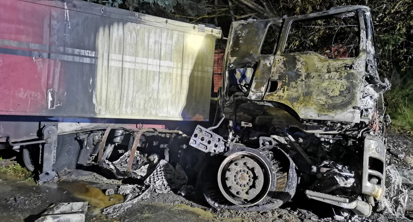 Wypadek w Chybicach. Dramat kierowcy samochodu ciężarowego