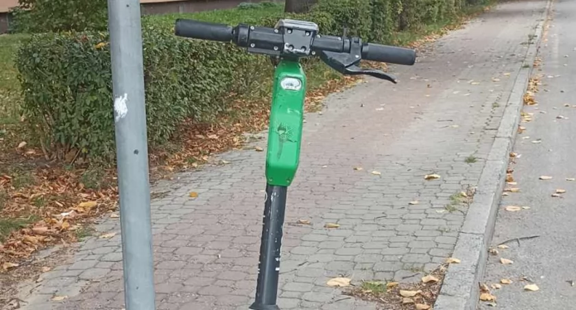 Wypadek na Alei Niepodległości w Starachowicach. Poszkodowaną 18-latka