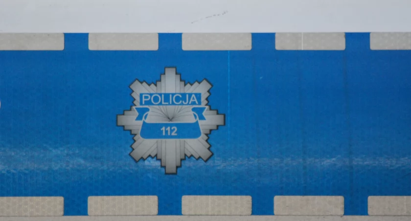Kradzież głośnika z samochodu w gminie Brody. Policjanci na tropie złodzieja