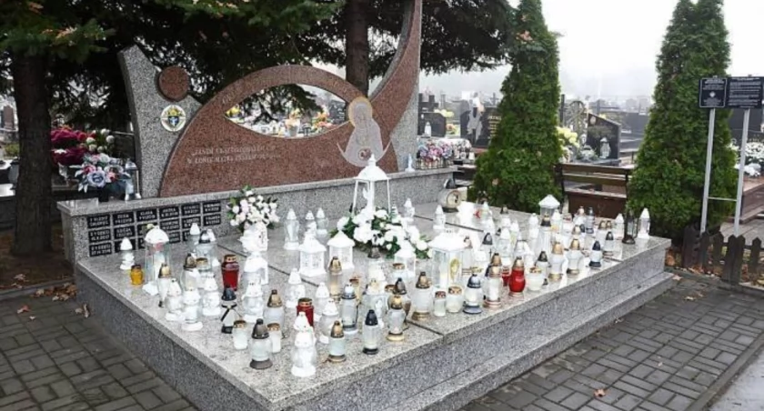 Zmarli z powiatu starachowickiego. Wspominamy tych którzy odeszli w minionym roku