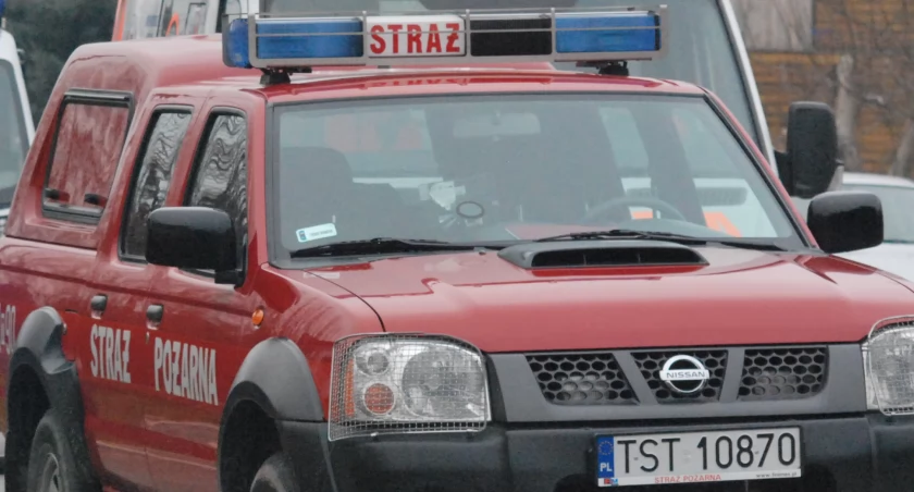 Akcja strażaków w Starachowicach. 87-latka nie była wstać o własnych siłach
