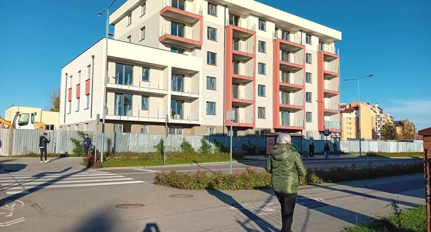 Zaglądamy do środka budowanego bloku przy Al. Św. Jana Pawła II w Starachowicach, ciekawi postępu prac?