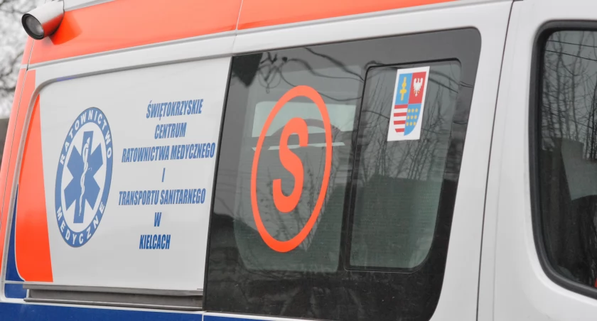 Wypadek w Starachowicach. 80-latek trafił do szpitala