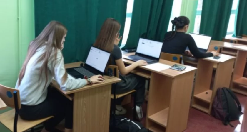 Uczniowie ZSZ nr 1 w Starachowicach w etapie okręgowym Olmpiady Statystycznej