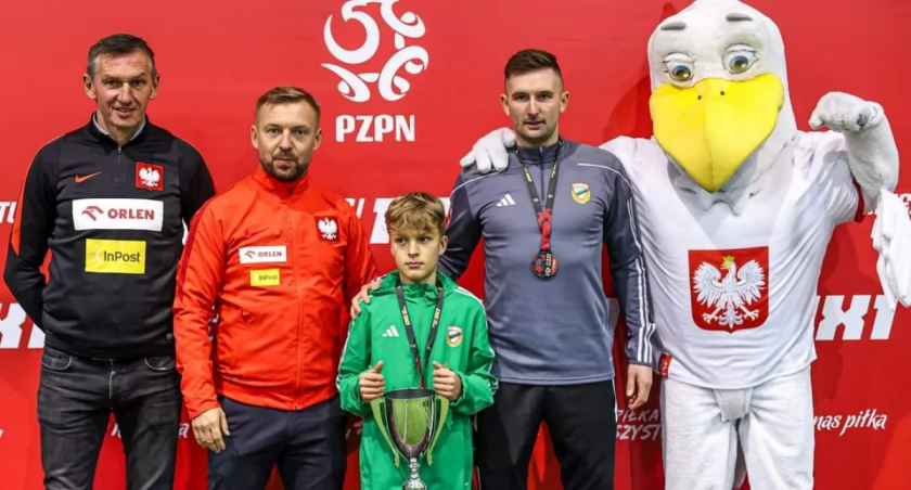 Duży sukces reprezentanta Akademii Piłkarskiej SKS Star Starachowice. Jakub Sikora szósty w Polsce