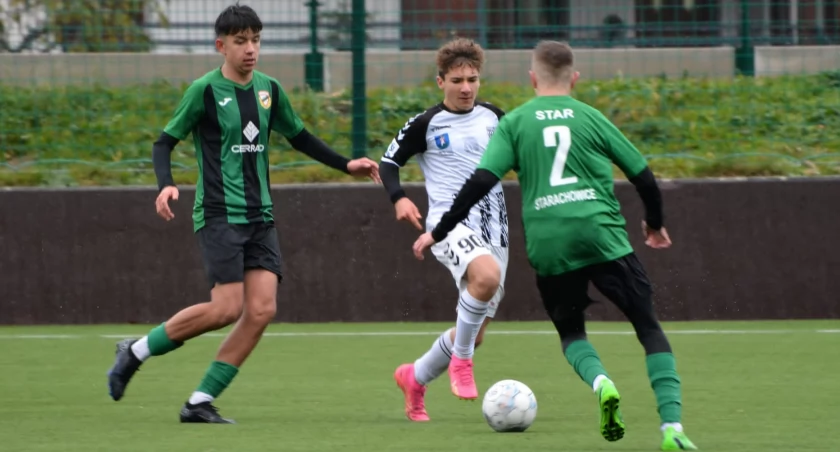 Trampkarze Staru Starachowice w barażach o CLJ U-15. W piątek rewanż z Sandecją Nowy Sącz