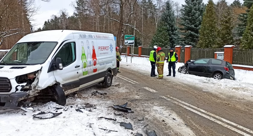 Wypadek w Wąchocku. Poszkodowaną kobieta w ciąży [ZDJĘCIA]