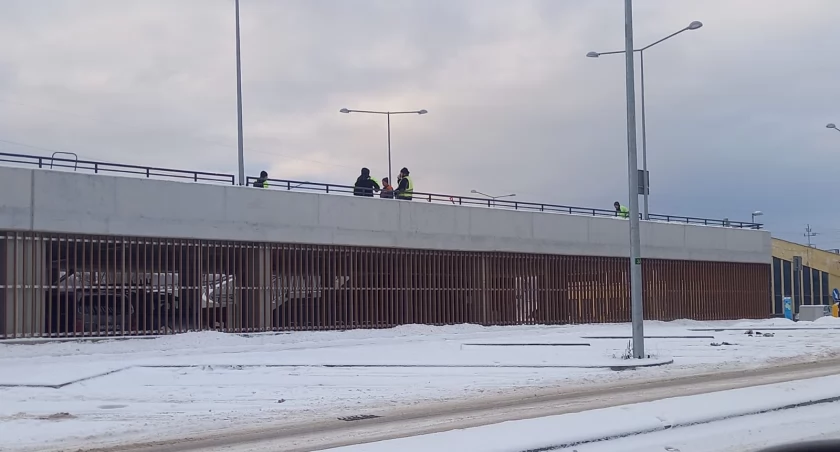 Po naszej interwencji, rychłe odśnieżanie parkingu