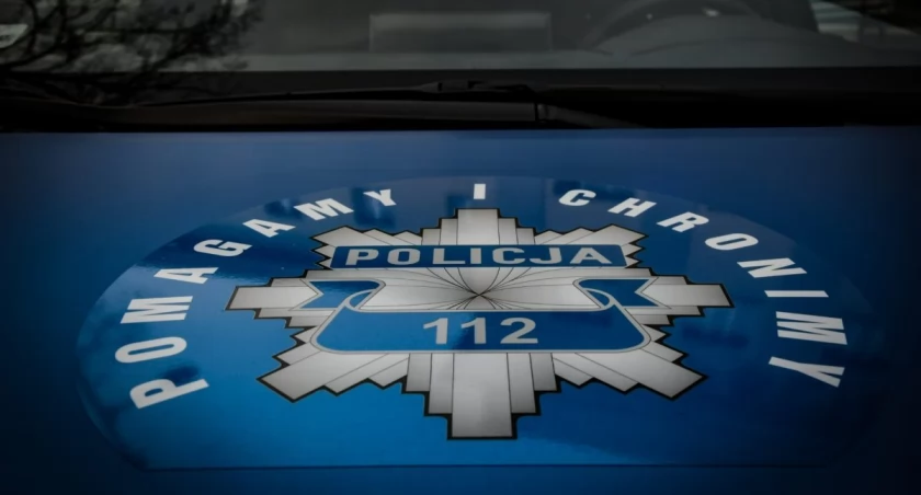 Interwencja policjantów na ul. Radomskiej w Starachowicach. Po co sprawdzali kierowcę BMW?