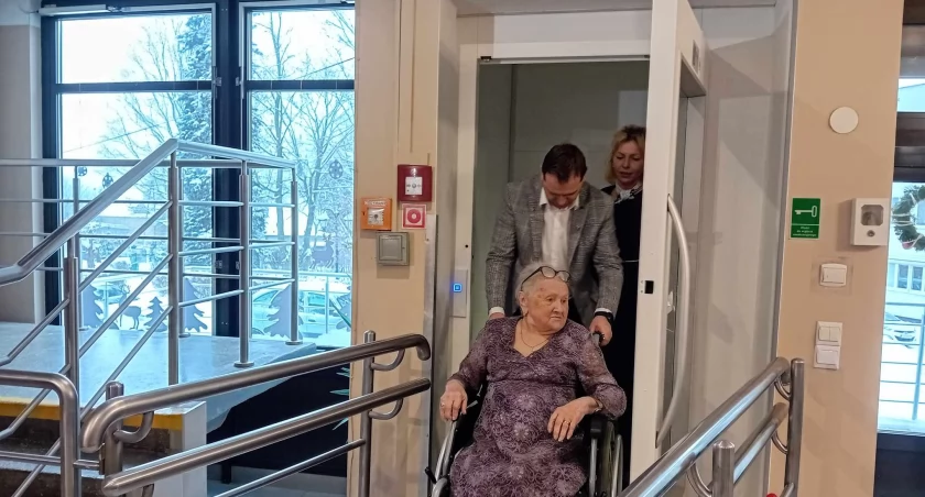 Starachowicki DPS z nową windą - podopieczni i pracownicy bardzo zadowoleni