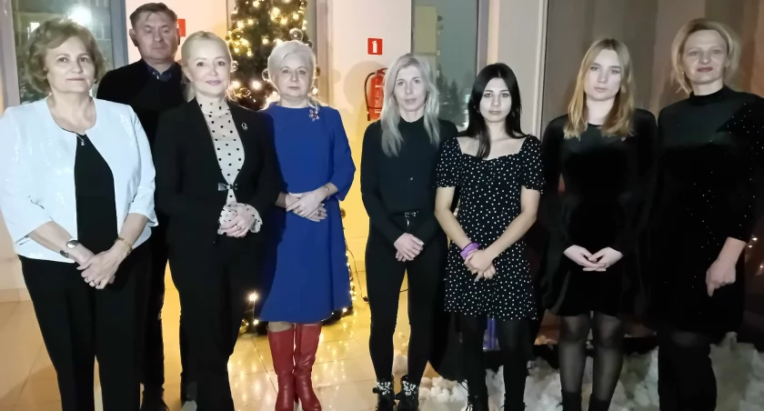 Wspólne malowanie bombek i kolędowanie w Starachowicach