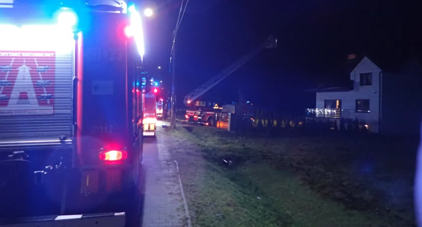 Pożar w Mircu. Z pomocą ruszyły zastępy JRG Starachowice i druhowie ochotnicy