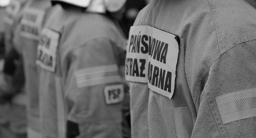 Starachowiccy strażacy pogrążeni w żałobie. W tragicznym wypadku zginął ratownik z naszego regionu