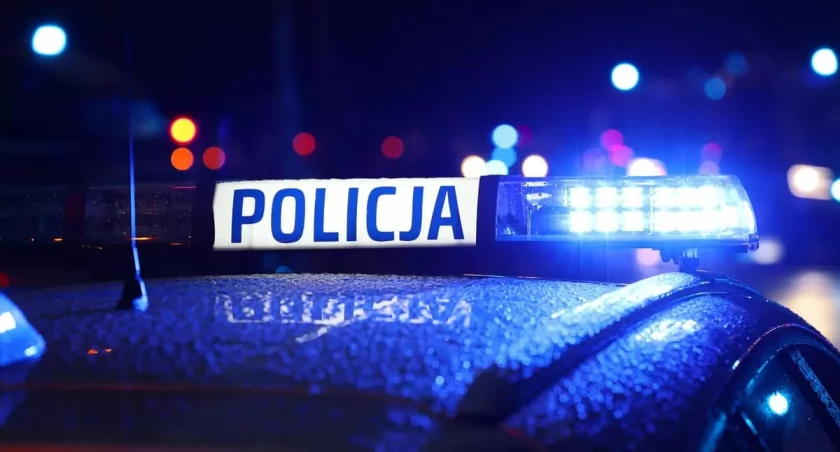 Niebezpieczne petardy przed kościołem w Stykowie. Głupia zabawa, która może mieć tragiczny finał