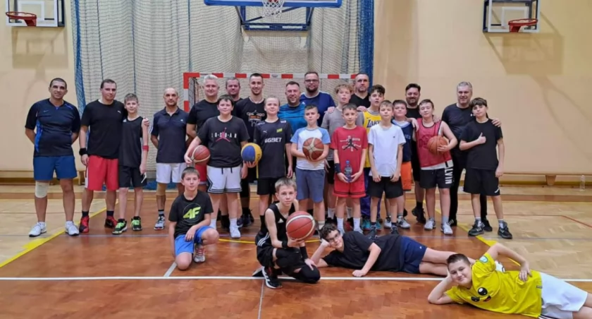 W klubie Basket Starachowice. Niecodzienny mecz: rodzice kontra zawodnicy