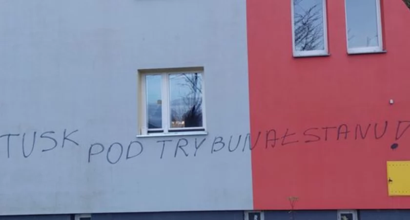 Wandalizm, polityczny hejt, czy zwykła głupota? - czytelnik ze Starachowic nie kryje oburzenia
