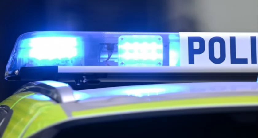 Wypadek w Iłży. Straciła panowanie nad samochodem i uderzyła w budynek