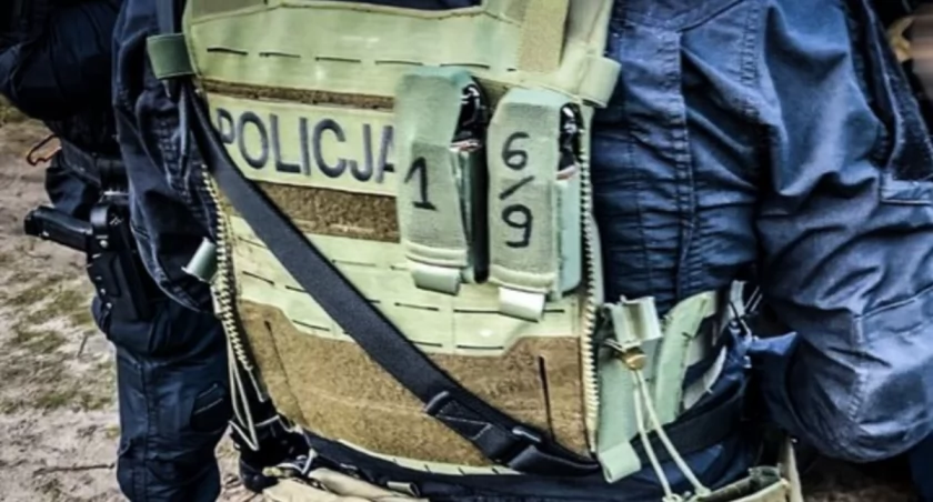 Za oszustwa i nieuregulowane grzywny. Wpadli w ręce starachowickich policjantów