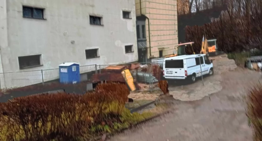 Park Kultury nie tylko z poślizgiem, ale i z ogromnymi kosztami