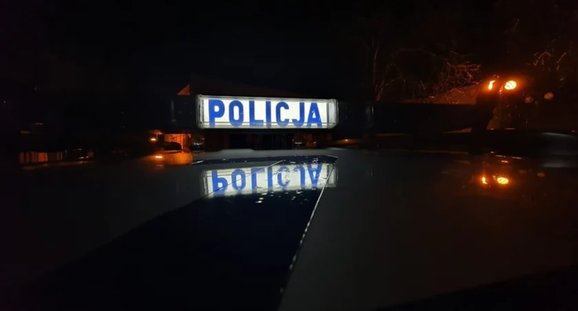 Kobieta z blisko 4 promilami w organizmie uciekła z SOR w Starachowicach. Szukali jej policjanci