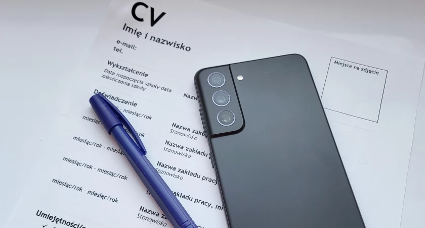 Zostań naszym współpracownikiem! Zapraszamy na płatny dziennikarski staż!