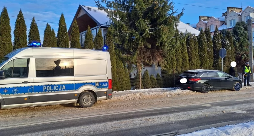 Zimowa kolizja w Starachowicach. W tym samym miejscu co w czwartek [ZDJĘCIA]