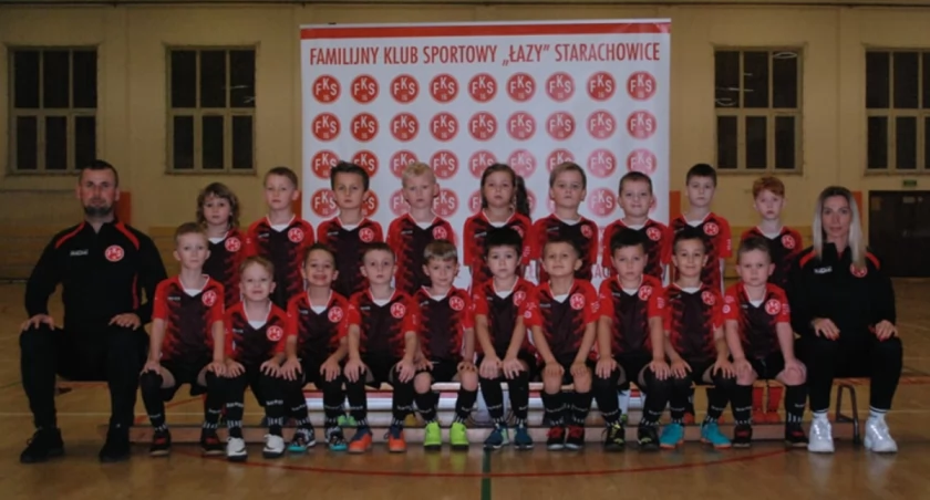 Prezent dla FKS Łazy Starachowice. Zagrają w nowych strojach