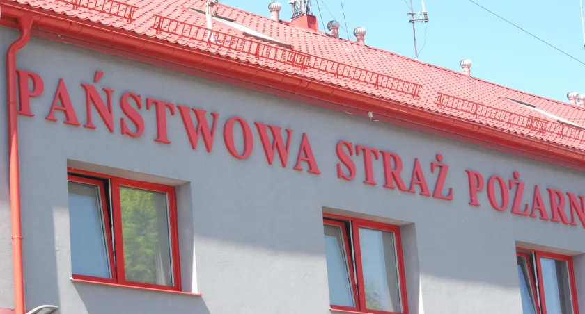 Śmierć za zamkniętymi drzwiami. Nie żyje 41-latek ze Starachowic
