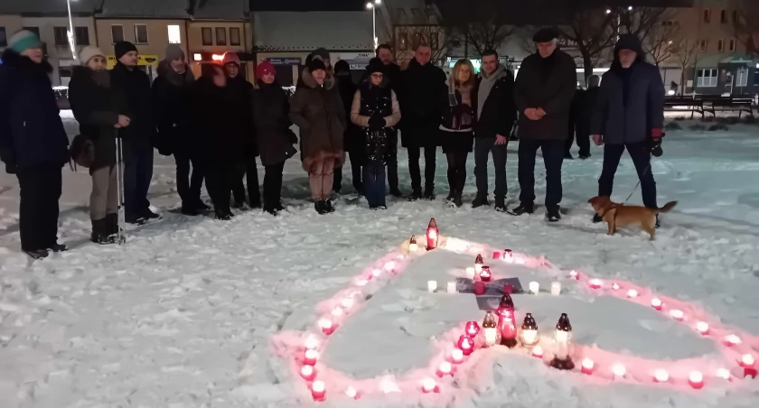 Serce świateł dla Pawła Adamowicza w Starachowicach
