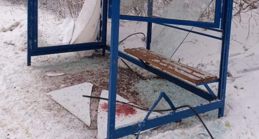 Zniszczony przystanek i plama krwi. Co stało się w nocy z czwartku na piątek w Starachowicach?