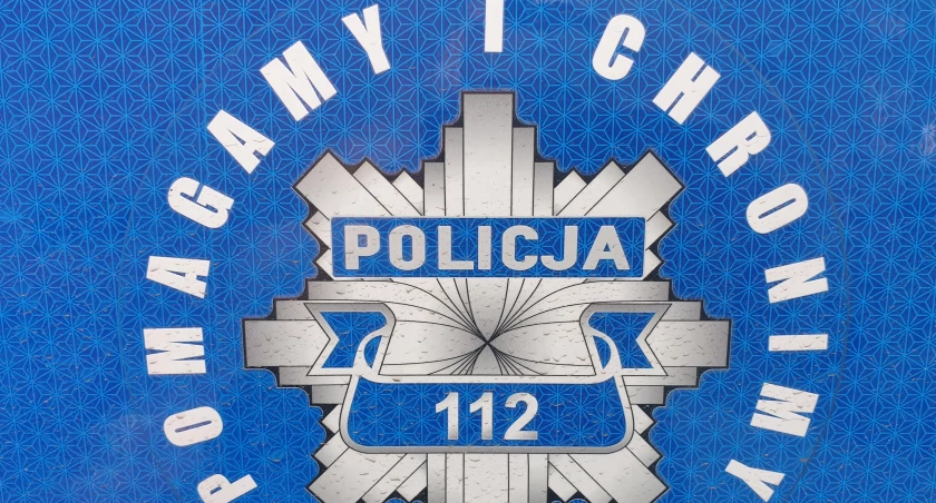 Łapówka dla starachowickich policjantów. Kwota jaką im zaproponował nie zwala z nóg