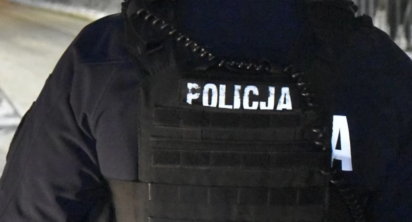 Policjantom ze Starachowic okazał fałszywe prawo jazdy. Skąd je wziął?