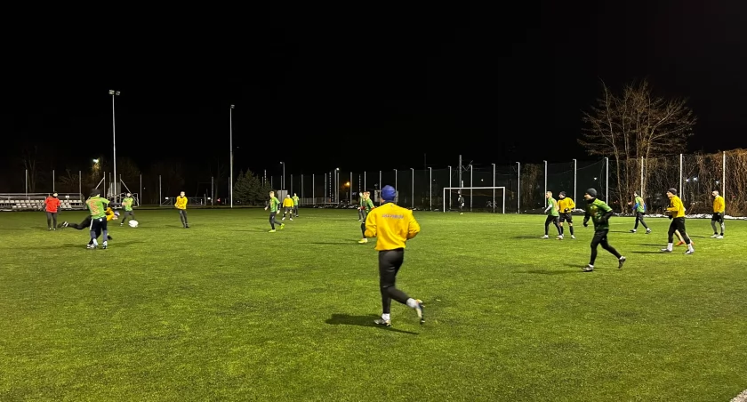 Arka Pawłów w sparingu lepsza od ligowego rywala. Hat trick grającego trenera