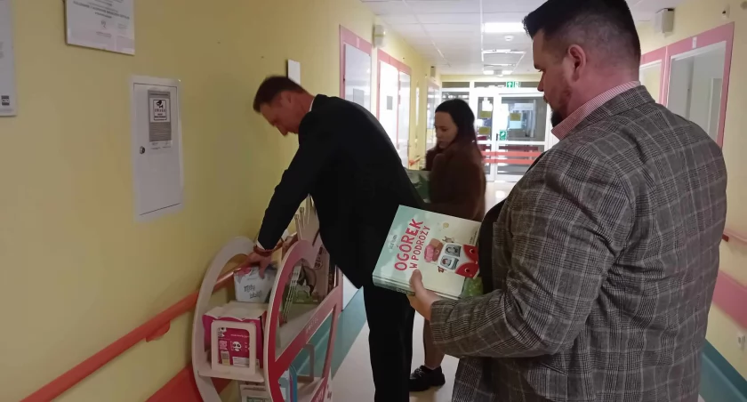 Biblioteczne serce dla małych pacjentów starachowickiego szpitala