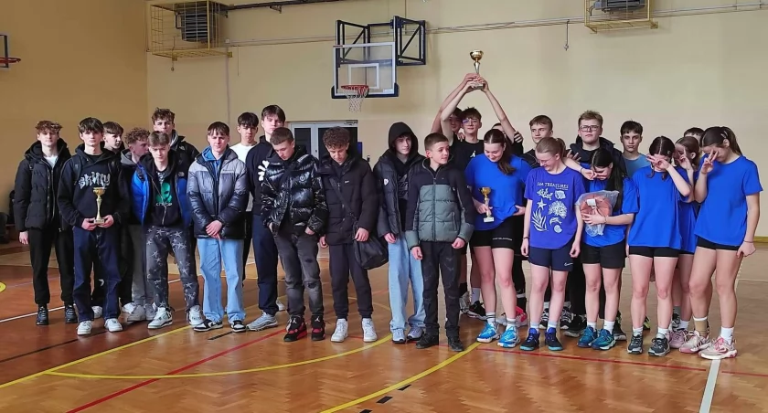 Coco Jumbo najlepszą ekipą koszykarskiego turnieju Basket Starachowice. Ferie na sportowo